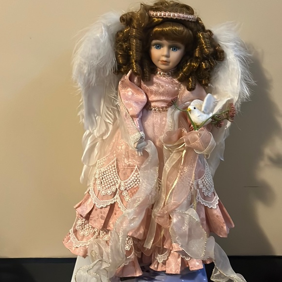 Porcelain Angel doll - Picture 1 of 1